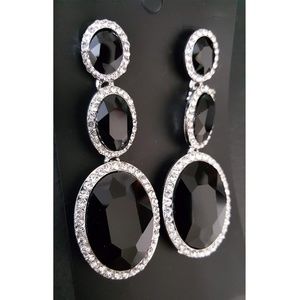 ❤️$3/18 3 Tiered Black Gems Drop Stud Earrings